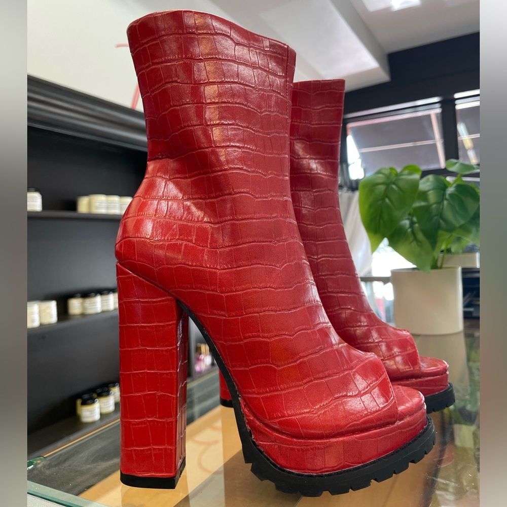 Women’s Croc embossed chunky heel open toe bootie